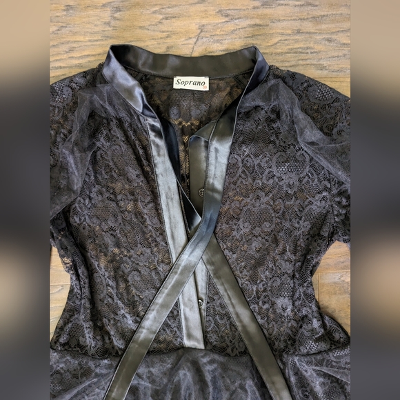 MAXI DRESS Mesh, lace, Embroidery, long sleeve, bow tie satin neck straps - Picture 3 of 3